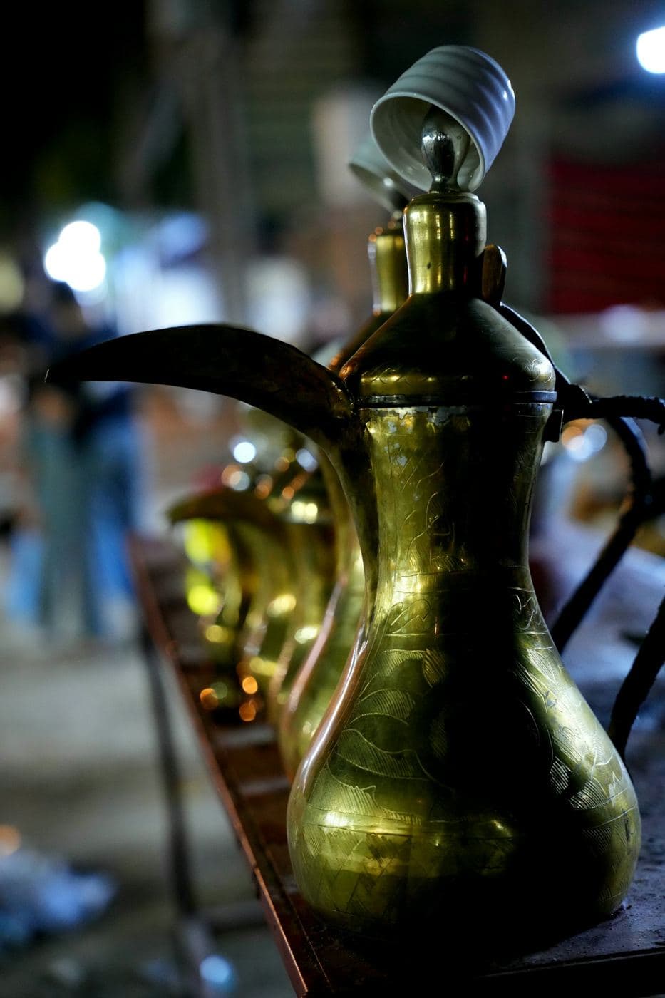 دلال قهوة نحاسية مصفوفة